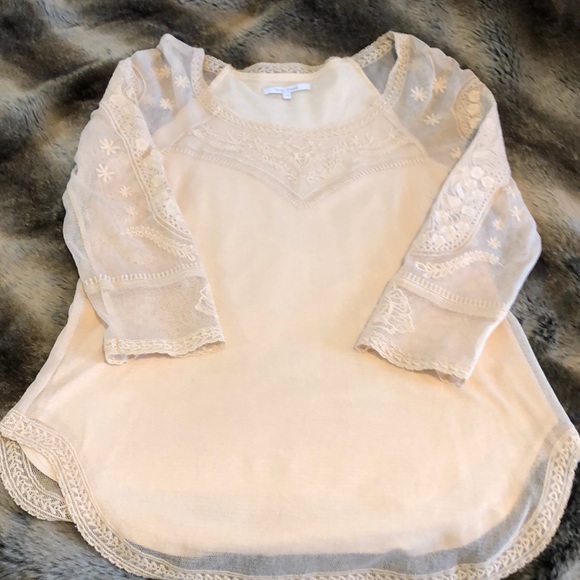 Beautiful cream lace top - Picture 1 of 2